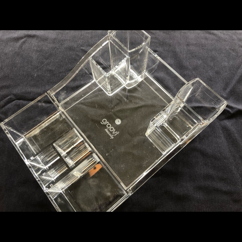 Groovi beauty makeup holder